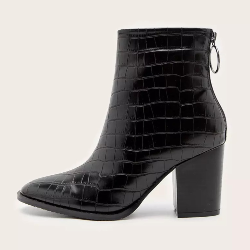 PREORDER! Black Crocodile Animal Western Booties - Picture 5 of 13